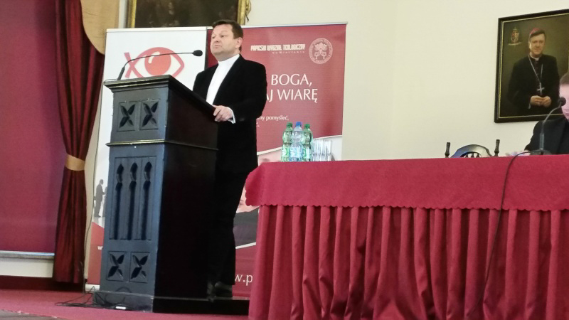 Sympozjum naukowe pt. „Rodzina wobec życia konsekrowanego”