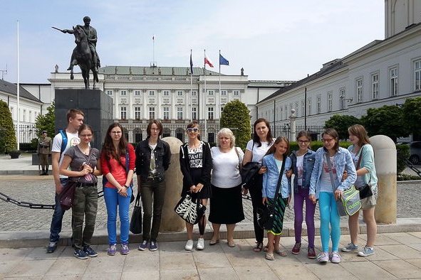 Wycieczka dla laureatów konkursu ks. Jana Twardowskiego do stolicy