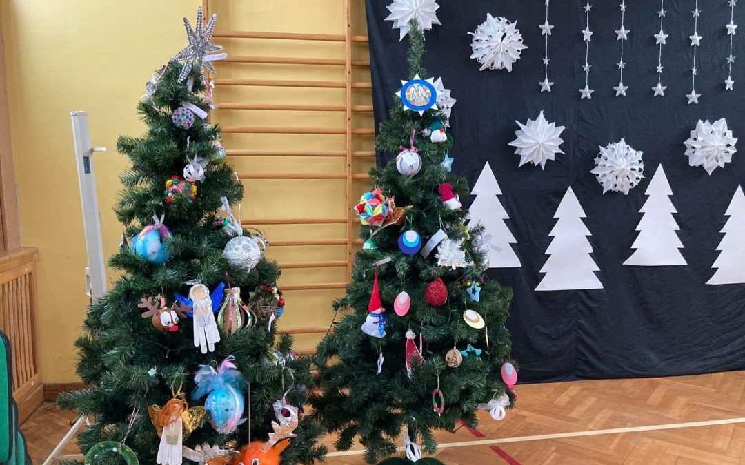 Konkurs „Najpiękniejsza ozdoba choinkowa” w&nbsp;szkole im.&nbsp;Księdza Twardowskiego w&nbsp;Pruszkowie