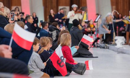 Koncert pieśni patriotycznej „Ojczyzna rodzi się w kołysce…”