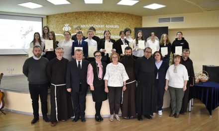 Międzyszkolny Konkurs Papieski „Jan Paweł II&nbsp;– Prorok Nadziei”