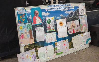 Konkurs o&nbsp;Świętym Janie Pawle II&nbsp;„Kredkami do&nbsp;nieba”