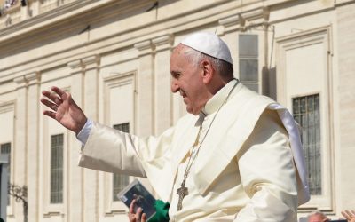 W prezencie na 10-lecie pontyfikatu Franciszek pragnie pokoju